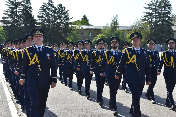 Internele vor să-i oblige pe polițiști să se testeze antidrog Foto: Facebook Academia de Poliție