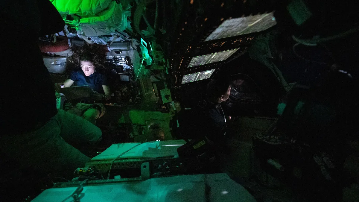 Artemis II revine spre Pământ (sursa: Facebook/NASA - National Aeronautics and Space Administration)