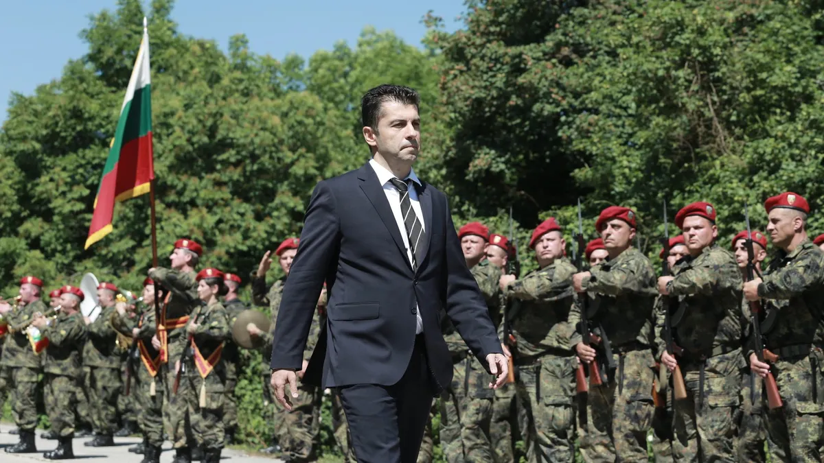 Rezultate strânse la alegerile din Bulgaria: fostul premier Petkov (foto), umăr la umăr cu fostul premier Borisov