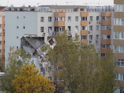 Explozia de la blocul din Rahova, de la o conductă fisurată aflată în exterior  Foto: Inquam/Octav Ganea