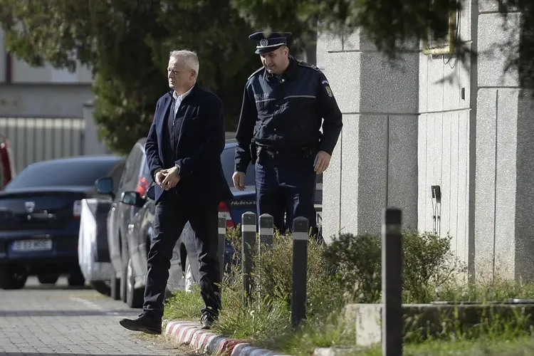 De ce Oprescu nu face pușcărie (sursa: Inquam Photos/Octav Ganea)