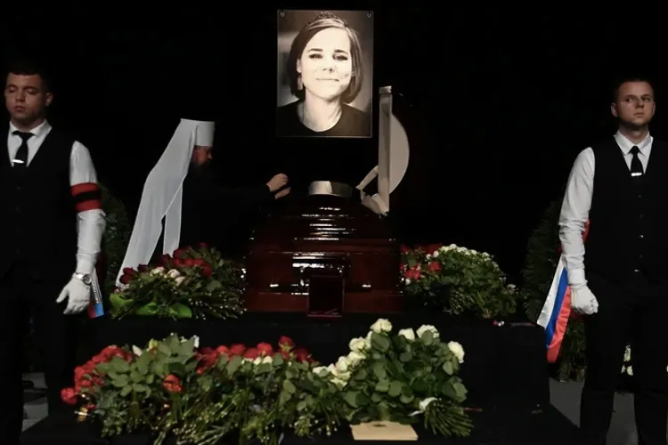 Putin a decorat-o post mortem pe Daria Dughina, asasinată într-un atentat cu bombă în mașină