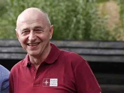 Geoană îi urează sănătate Regelui Mihai (sursa: Facebook/Mircea Geoana)