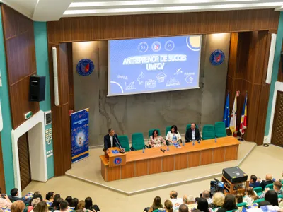 Universitatea de Medicină din Craiova își cumpără un iPhone Foto: Facebook