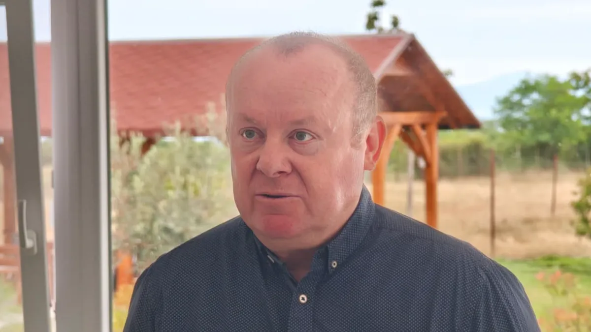Viorel Pașca într-una din casele de la Dumbrava, în iulie 2026, după ce bolnavii au fost luați de autorități