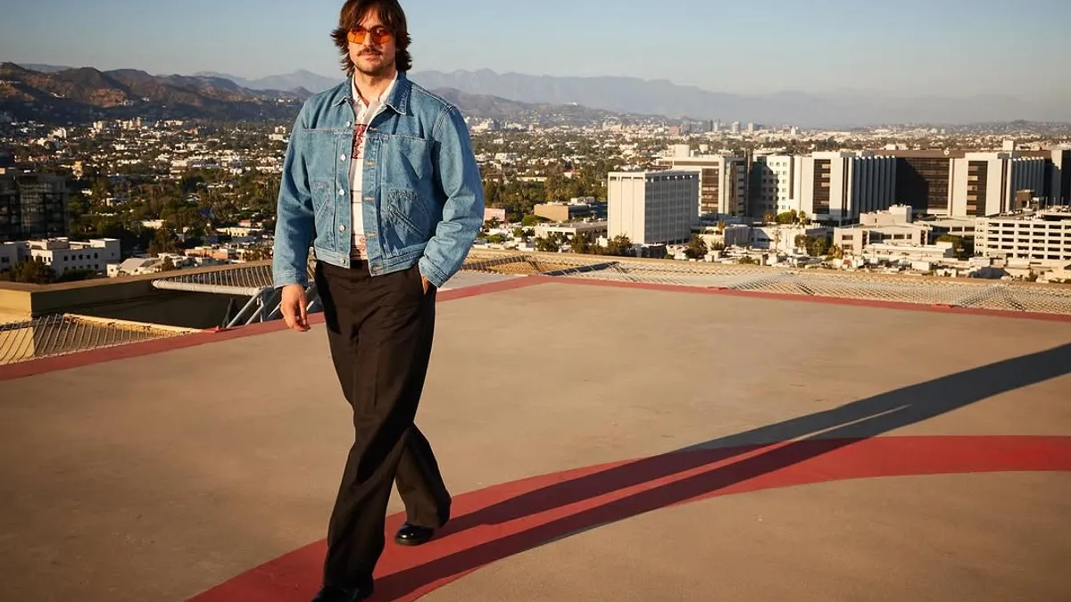 "Emily in Paris" - Lucas Bravo revine pentru sezonul 5 Foto: Instagram