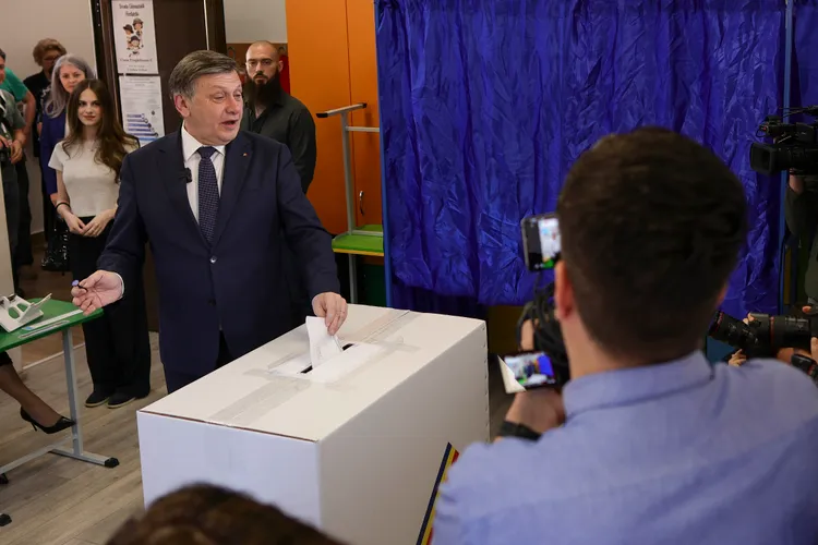 Țara minunată, un paradis al turismului relaxat, în care Crin Antonescu a câștigat alegerile Foto: Inquam/Octav Ganea