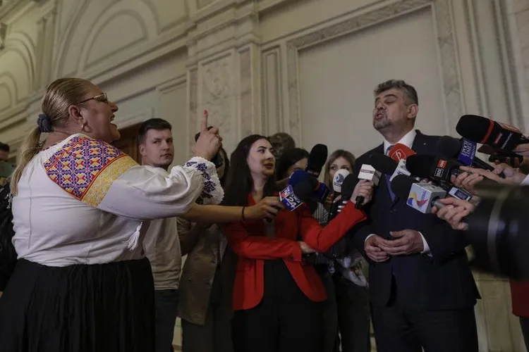 Șoșoacă va candida la funcțiile de primar al Capitalei, consilier local și europarlamentar Foto: Inquam/Octav Ganea