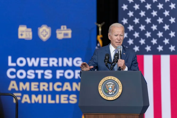 Biden: Putin poate doar brutaliza civili (sursa: Facebook/The White House)