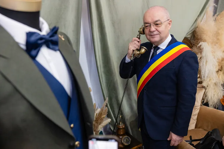 Cum fentează penelistul Boc reorganizarea cerută de premierul liberal Bolojan Foto: Facebook