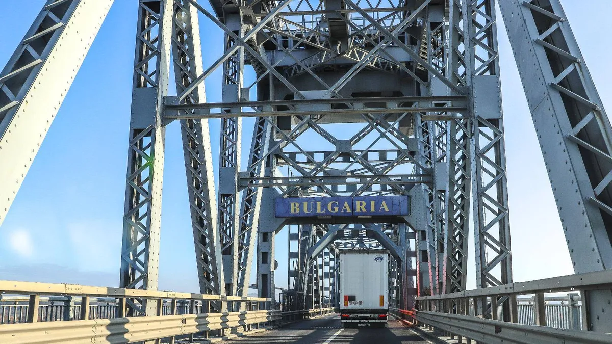 Trafic aglomerat pe DN 5 Giurgiu-Ruse (sursa: Facebook/Compania Nationala de Administrare a Infrastructurii Rutiere)