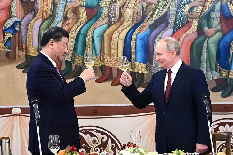 Rusia fură, China beneficiază de resurse (sursa: kremlin.ru)