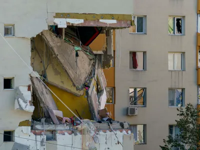 Blocul din Rahova se poate prăbuși în urma exploziei (sursa: Inquam Photos/Tudor Pană)