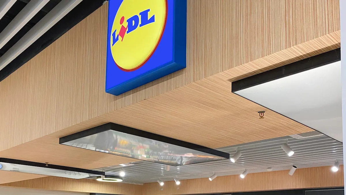 Lidl România - amenzi uriașe, magazine închise (sursa: Facebook/Lidl)