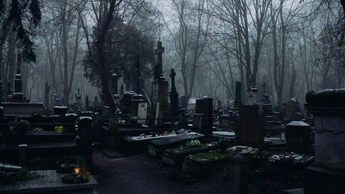 Profanare de morminte în județul Constanța (sursa: Pexels/KoolShooters)