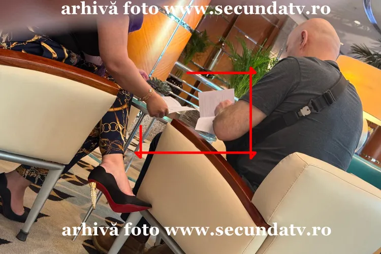 Potra, fotografiat când lua cărămizi de bani de la o rusoaică Foto: Secunda TV