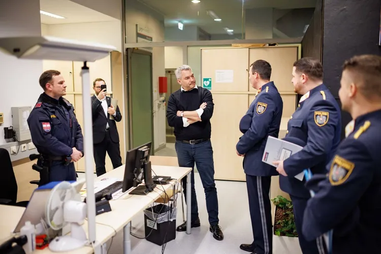 Schengen, închis pentru România și Bulgaria (sursa: Facebook/Karl Nehammer)