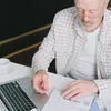 Cumpărarea vechimii pentru pensie în 2026: cine poate încheia contractul, cât costă și ce acte sunt necesare