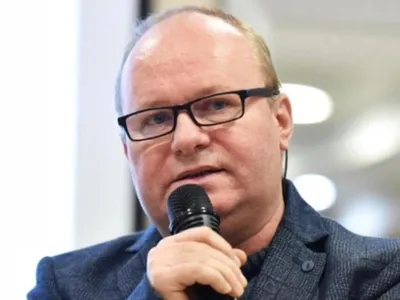 Preluarea Carrefour de Dedeman, criticată de profesorul Păun (sursa: Facebook/Cristian Paun)