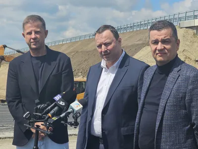 Cristian Pistol, șeful CNAIR, alături de Grindeanu și Hibert Thuma Foto: Facebook
