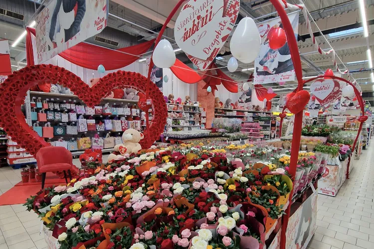 Auchan susține că nu deschide noi magazine în Rusia, ci doar redenumește un magazin deja existent. Grupul nu părăsește Rusia, însă