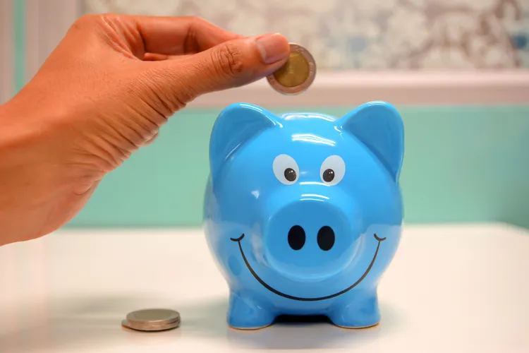 Economiile la bancă pot atrage obligații la ANAF chiar dacă ești salariat sau pensionar: când trebuie să plătești cel puțin 2.430 de lei
