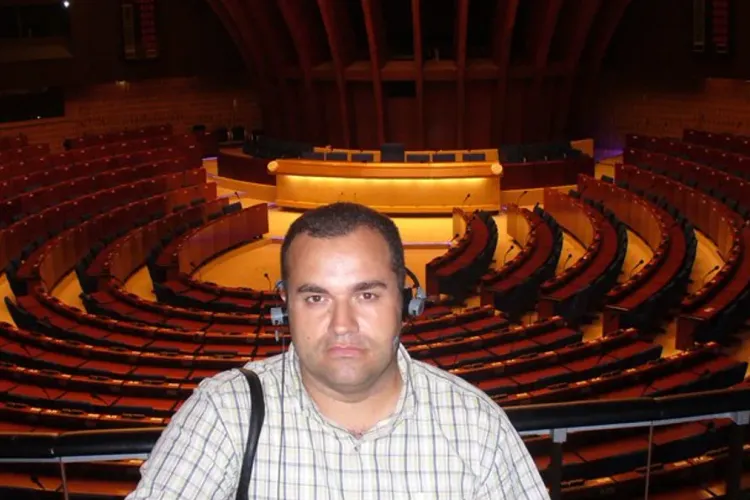 Încă un sinecurist pesedist dat afară de Bolojan: un ex-jurnalist de Spiru Haret care conducea ANMCS Foto: Facebook