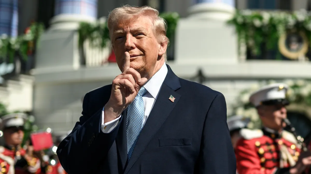 Trump reconfigurează NATO, România în avantaj (sursa: Facebook/The White House)