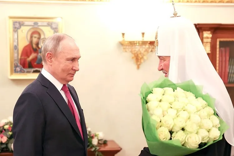 Ucraina interzice Biserica Ortodoxă subordonată Moscovei (sursa: kremlin.ru)