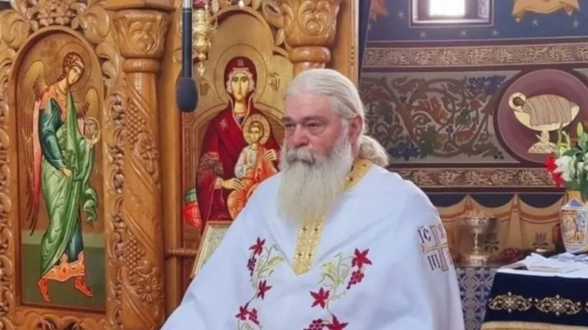 Preotul Calistrat, apărat de starețul mănăstirii (sursa: ziaruldeiasi.ro)