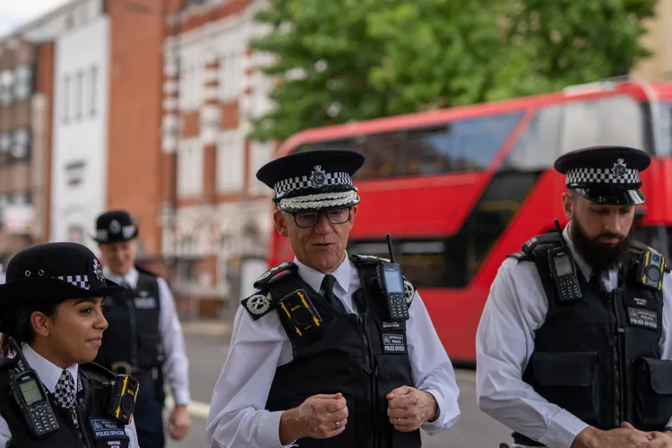 Oamenii legii, din Marea Britanie, sunt concediați „automat” dacă comit fapte penale Foto: Facebook Metropolitan Police