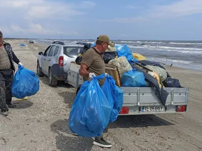 Plaja Sulina este sufocată de gunoaie (sursa: Facebook/ARBDD - Administratia Rezervatiei Biosferei Delta Dunarii)