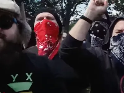 Ungaria vrea Antifa declarată organizație teroristă (sursa: Youtube/Vice News)