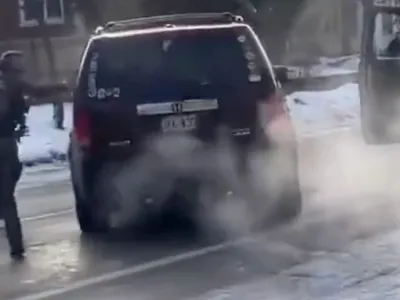 Femeie împușcată în cap de aproape de un agent de la Imigrări (Minneapolis, SUA) (sursa: X/ Jesus Freakin Congress)