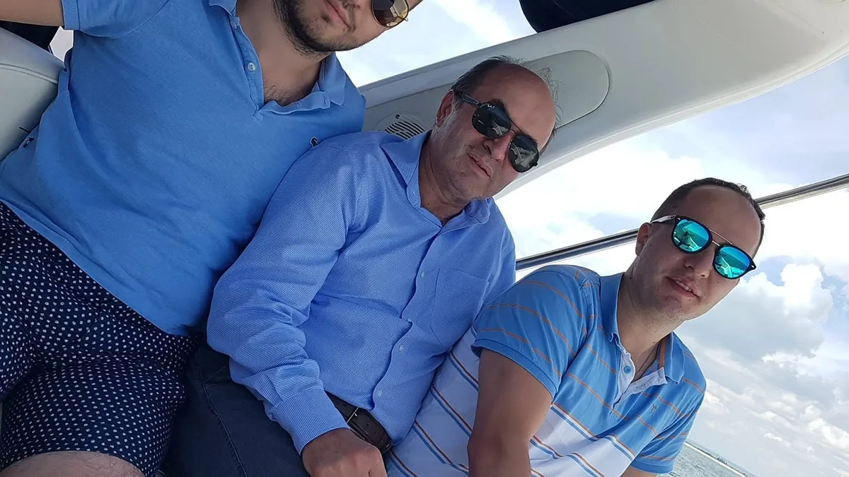 Familia Toader pe șalupa universității Cuza din Iași