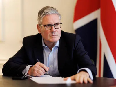 Starmer, presat să ceară extrădarea lui Andrew Tate (sursa: Facebook/Keir Starmer)