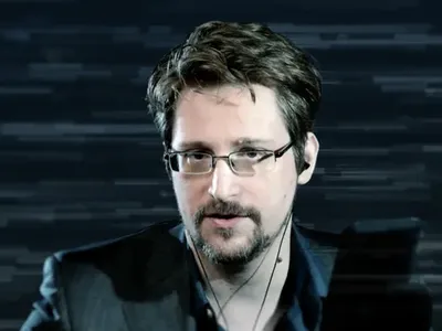 Edward Snowden a primit cetățenia rusă (sursa: The Guardian)