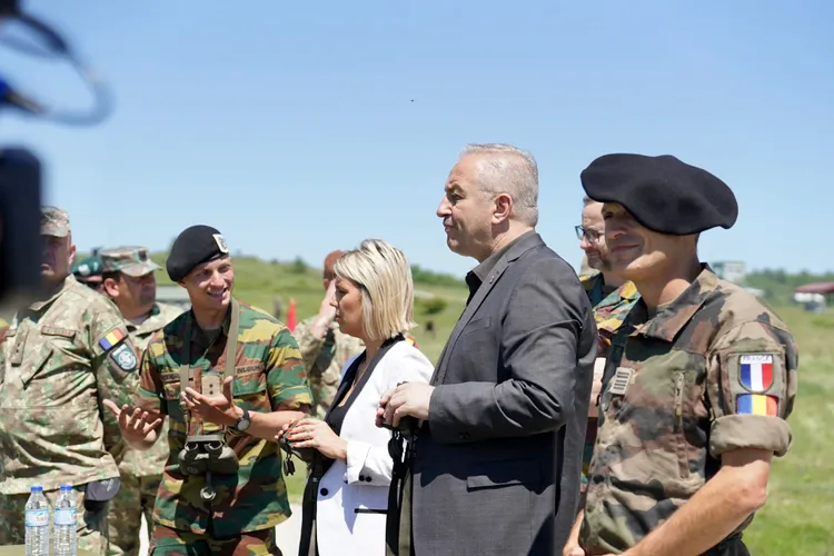 Vasile Dîncu a fost plătit în 2023 de două unități militare Foto: Twitter