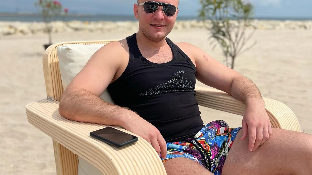 Andrei Gușă, deputat șoșocist și fiu al lui Cozmin Gușă, votează cu Antonescu Foto: Facebook