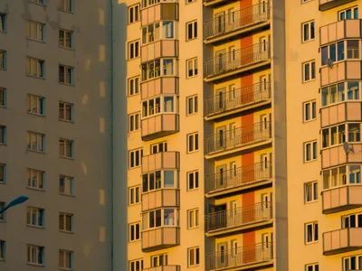 Balcon închis înainte de 1990 sau prin reabilitarea primăriei: ce documente dovedesc legalitatea lucrărilor