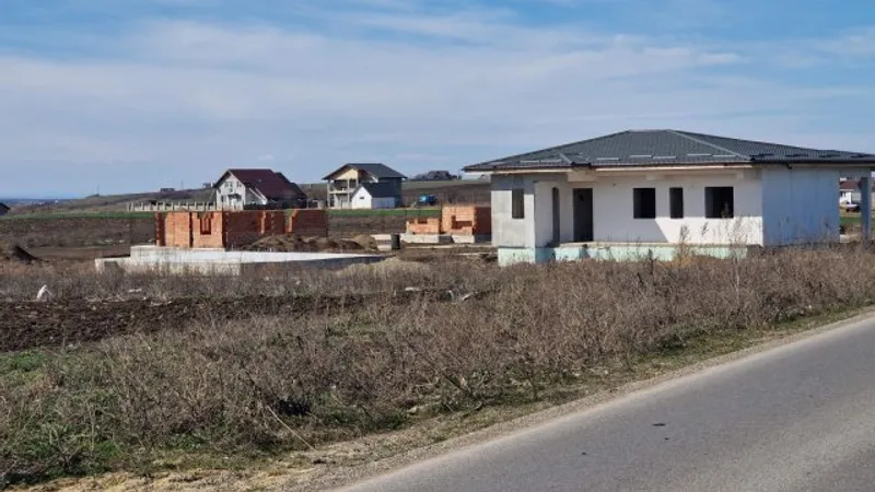 Autostrada A8, blocată într-un ansamblu rezidențial (sursa: ziaruldeiasi.ro)