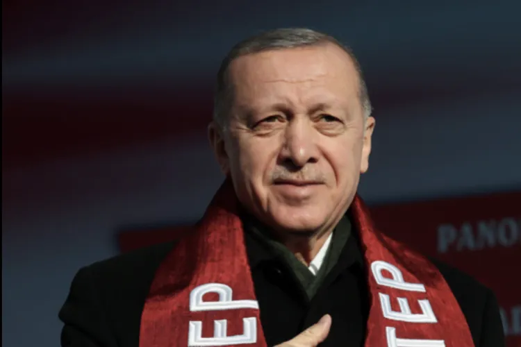 Zelenski i-a mulțumit lui Erdoğan că a interzis accesul navelor de război ruse în Marea Neagră. Erdoğan tace. Reuters și alte surse indică indecizie la Ankara
