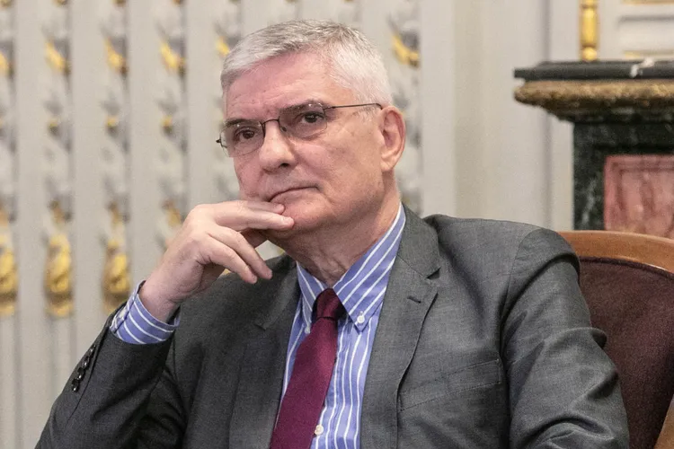 Dăianu, președintele Consiliului Fiscal, ceartă „liderii Guvernului interimar” care vor anticipate. Daniel Dăianu a fost ofițer de securitate