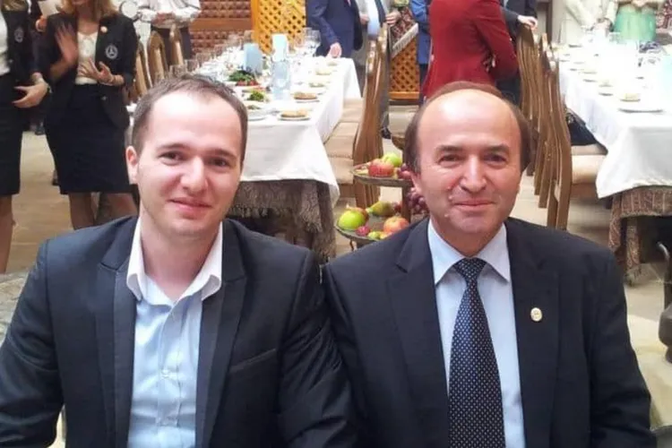 Fiul lui Tudorel Toader, vizat de anchete oficiale (sursa: Facebook/Tudorel Toader)