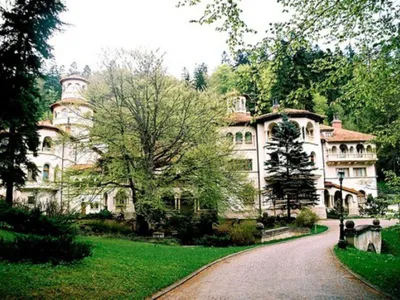 Lista palatelor și vilelor de lux puse la dispoziția nomenklaturii de către RAAPPS