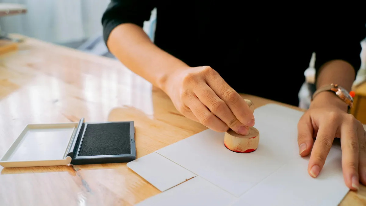 Apartament moștenit, drepturi blocate complet (sursa: Pexels/Anna Tarazevich)