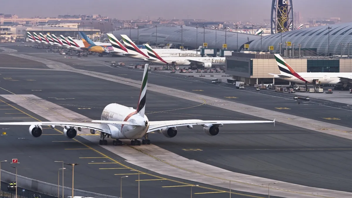 Incident aerian deasupra aeroportului din Dubai (sursa: Facebook/Dubai Airports)