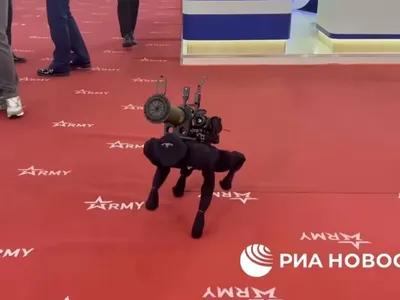 Rușii se laudă cu un „câine-robot de luptă” Foto: Twitter