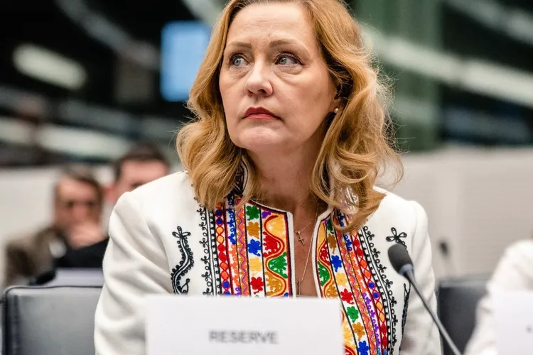 Ciucă îi cere lui Lasconi să se retragă din cursa prezidențială și să susțină "un adevărat proiect de dreapta"