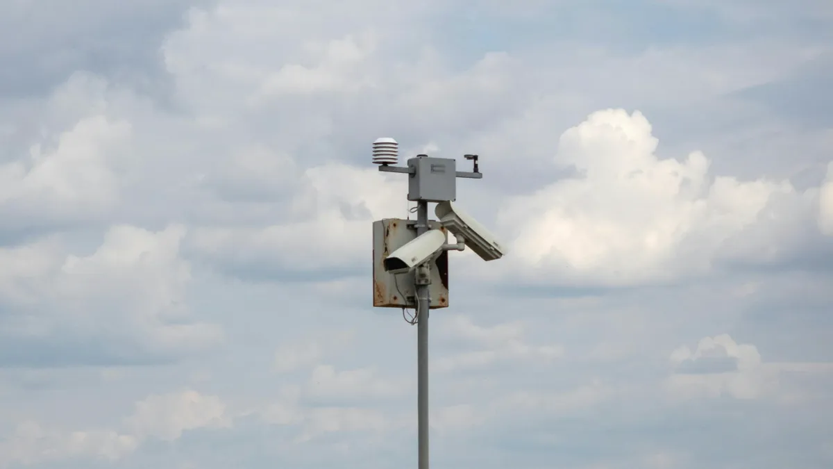 Spaima șoferilor: au fost activate sute de radare fixe - fake news distribuit masiv pe WhatsApp (sursa: Pexels/Andreas Ebner)